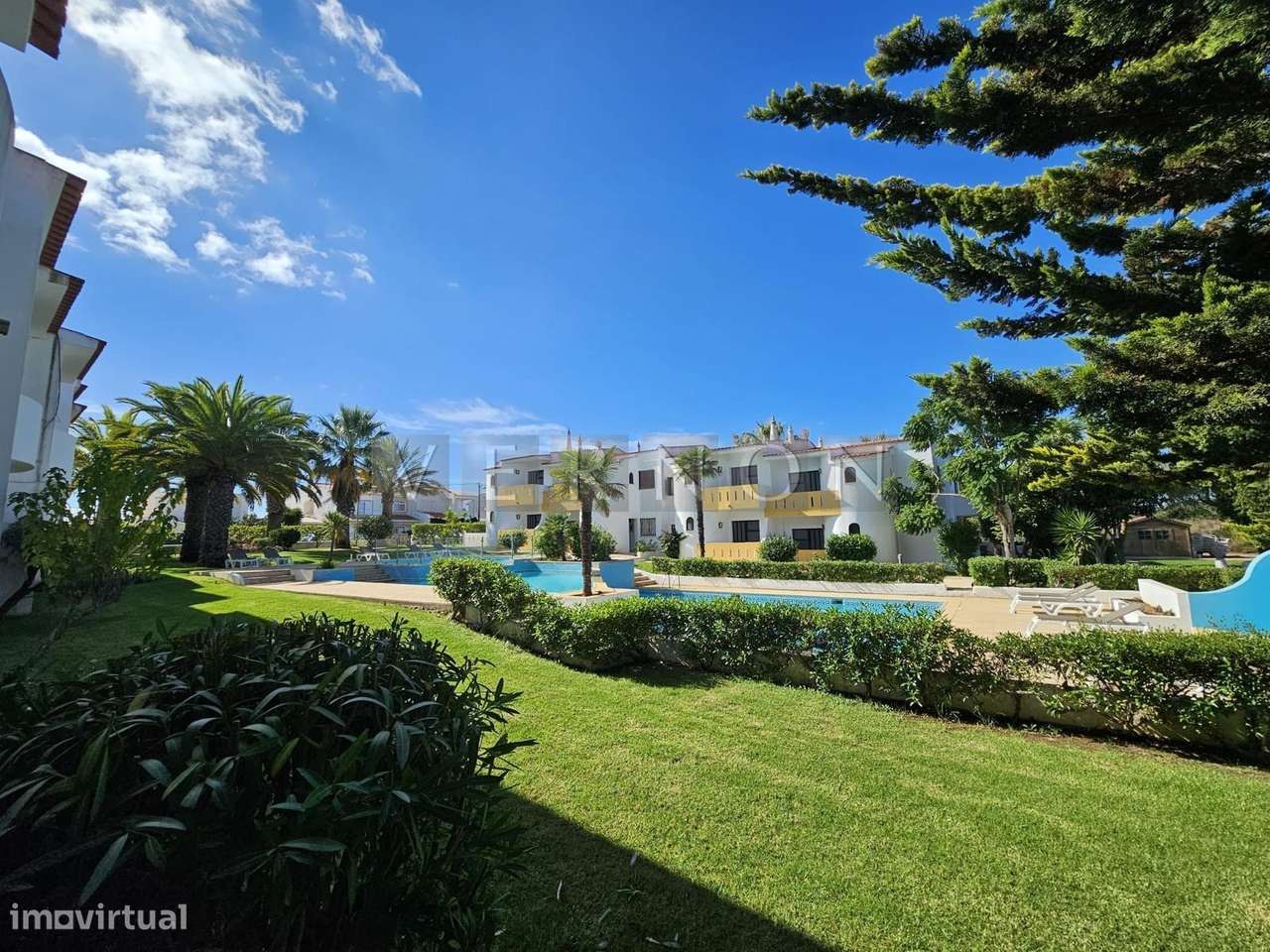 Algarve, Carvoeiro para venda, apartamento T2 com piscina e jardim,  p-12