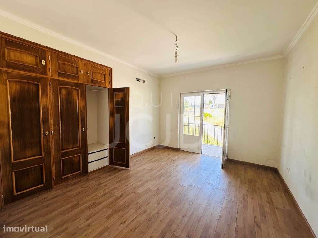 Moradia T5 com Garagem e Terreno Amplo - Quinta do Pinheirinho, San...-9