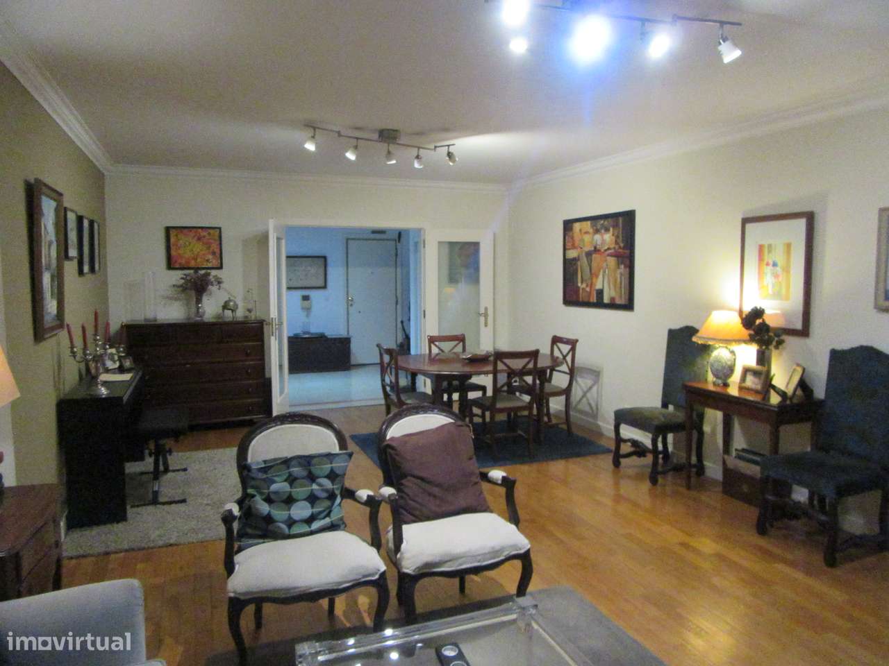 Apartamento Miraflores, 17º Andar, T3 com varanda, terraços e garagem - Grande imagem: 3/22