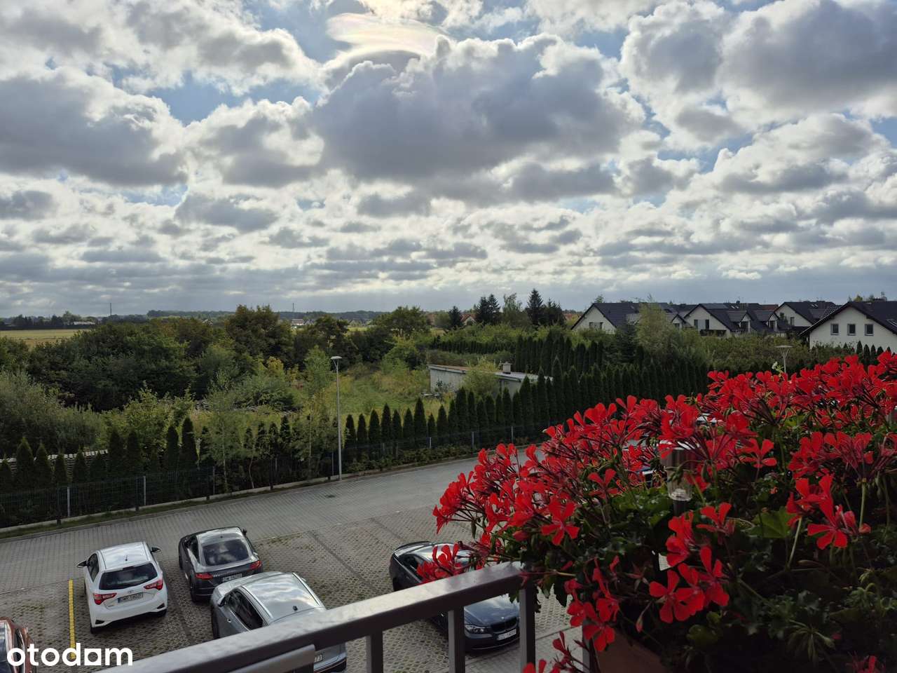 Kiełczów okolica Wrocławia ul. Makowa 2018 r + komórka + m. parkingowe-12