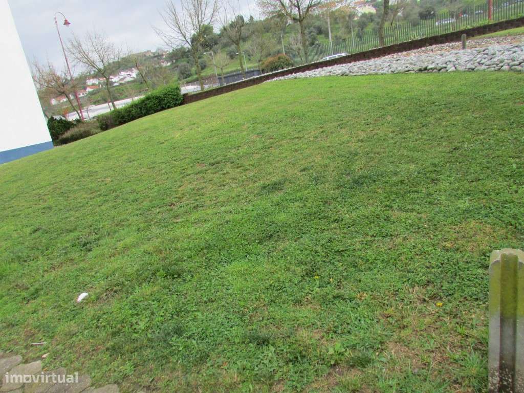 Terreno Urbano com área de 240 m2 - Grande imagem: 3/11