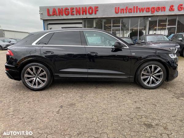 Audi Q8 - 10