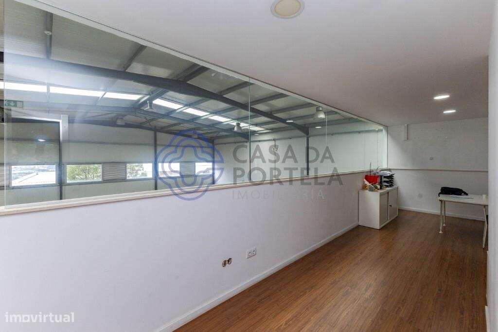 Venda de armazém industrial, escritório e logradouro em Ermesinde-17