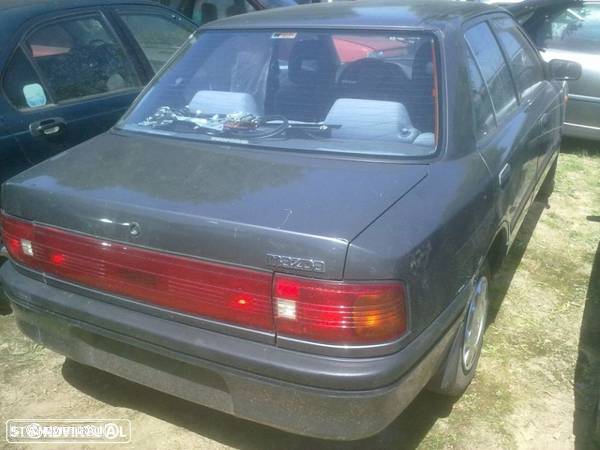 Traseira / Frente /Interior Mazda 323 94 (4 portas) - 1