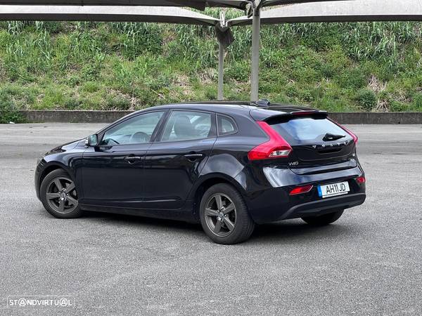 Volvo V40 1.6 D2 Momentum Eco - 4