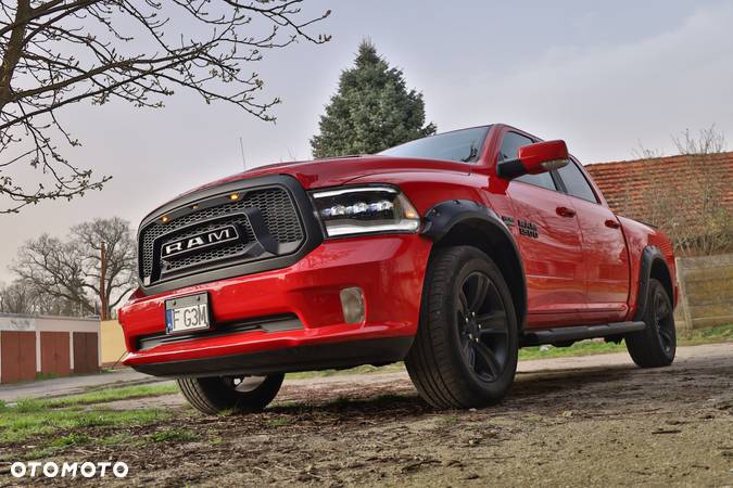 RAM 1500 Crew Cab Sport - 2