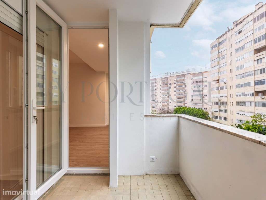 Miraflores T4 de Estreia com Garagem Dupla - Grande imagem: 3/28