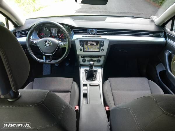 VW Passat 1.6 TDI (BlueMotion ) Trendline - 4