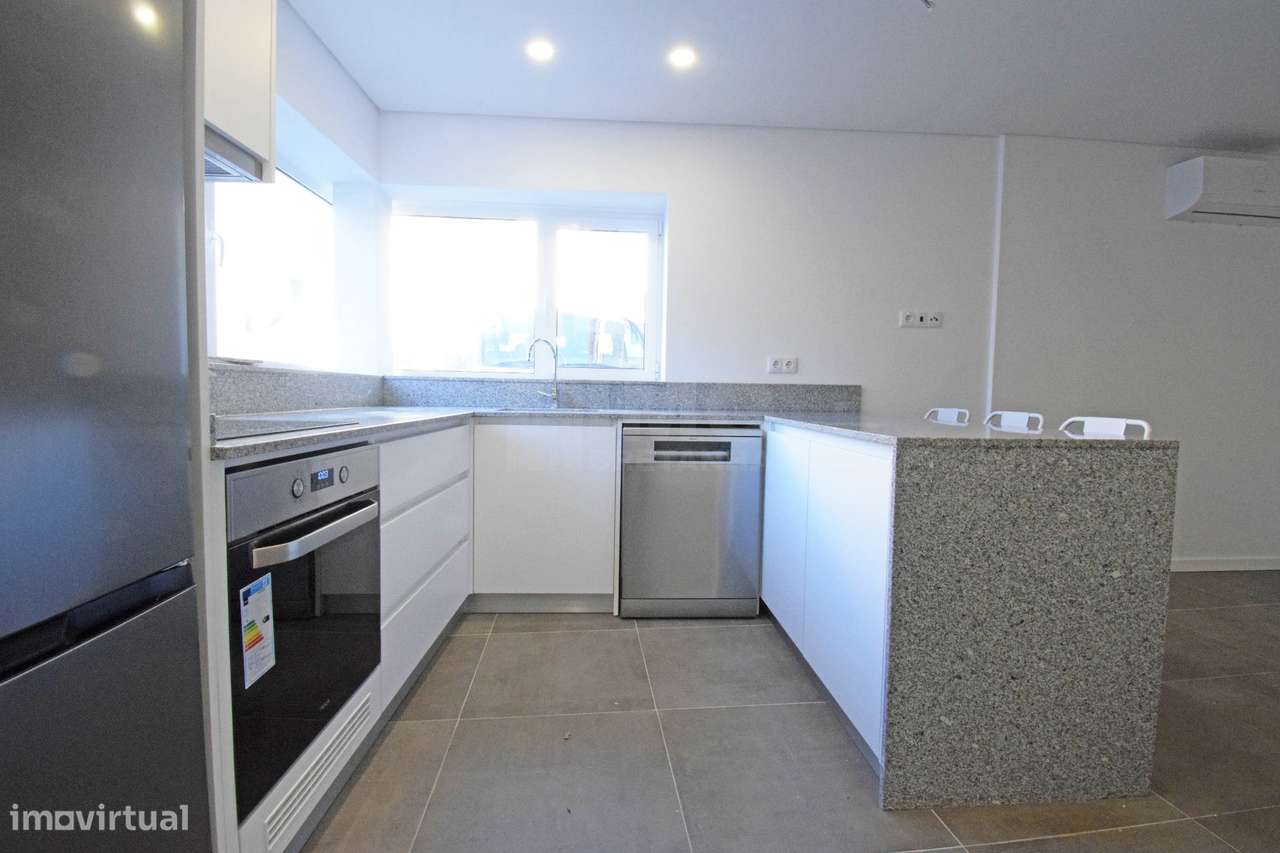 Moradia V2 Nova - Centro do Fundão - Grande imagem: 4/27