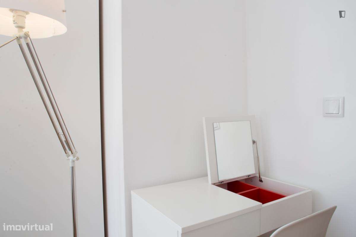 Apartamento com 1 quartos - localizado em Santo Ildefonso Porto - Grande imagem: 2/6