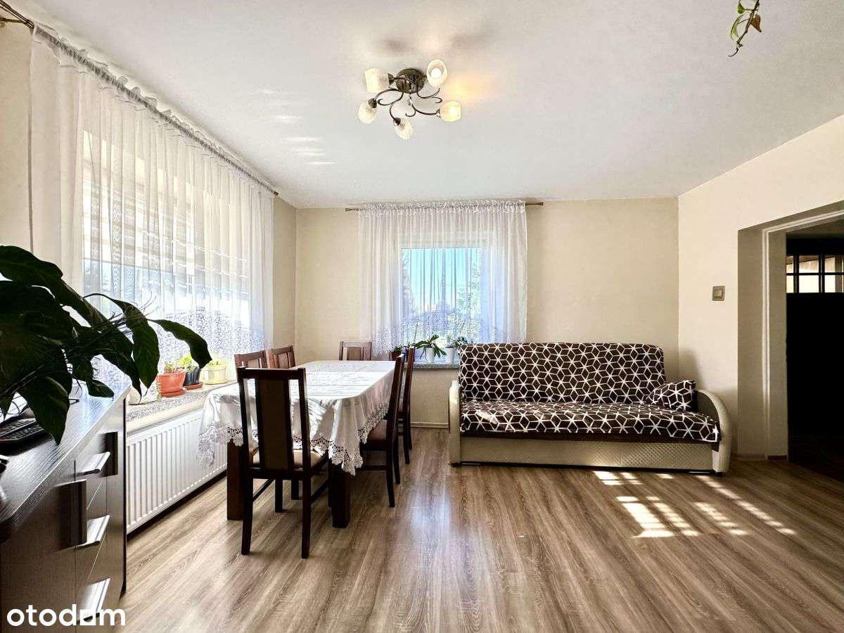 Dom z pomieszczeniami gospodarczymi-3