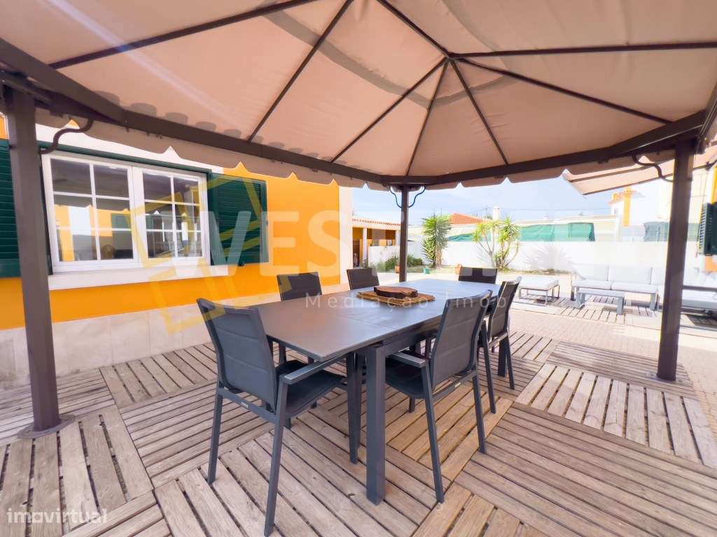 Moradia Independente T4 - Com magnificas zonas de lazer e excelente... - Grande imagem: 4/44