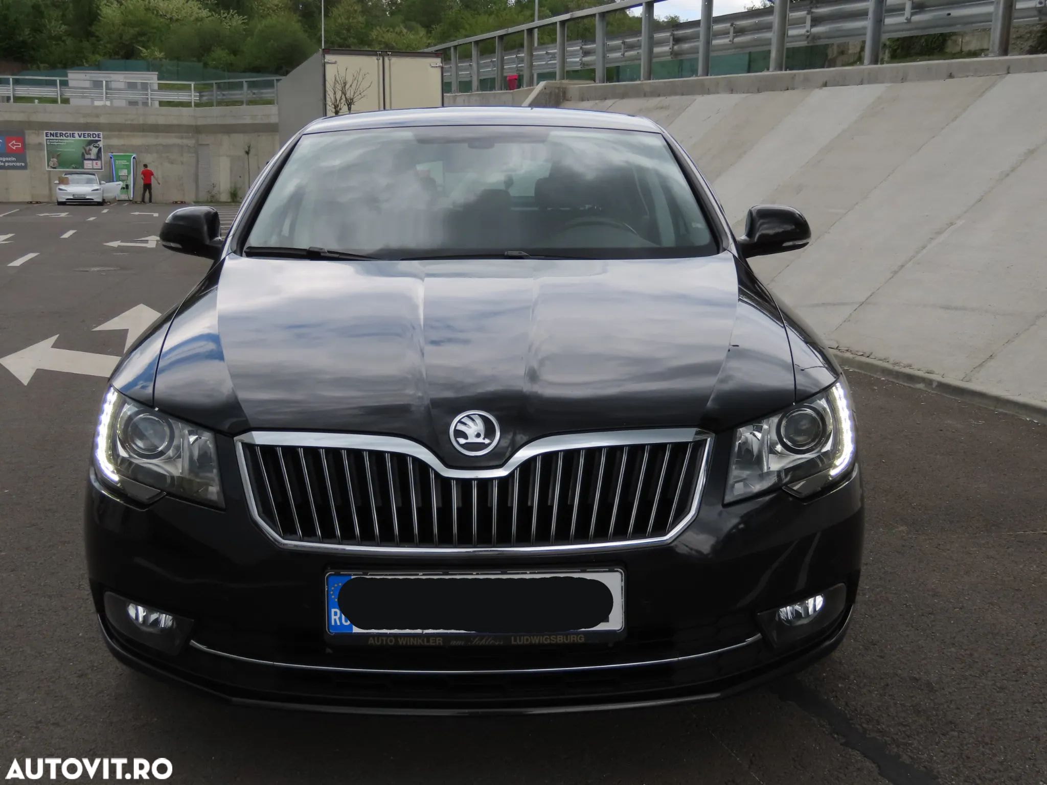 Skoda Superb 2.0 TDI DSG L&K - 1