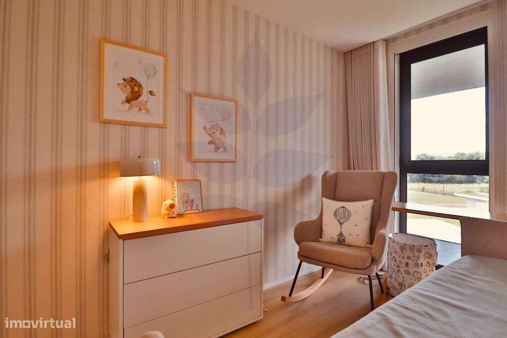 Vende-se T3 Duplex - Condominio Fechado - Como Novo - Empreendimento V-29