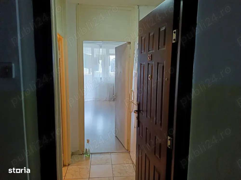 Metrou Titan – Piata Minis, gars, suprf. 30 mp, et. 7/10 - Imagine principală: 3/5