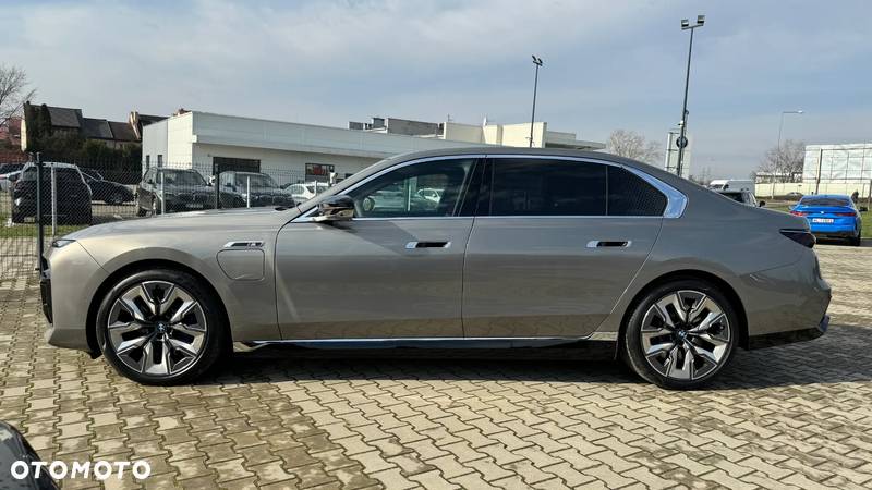 BMW Seria 7 M760e PHEV xDrive sport - 10