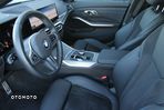 BMW Seria 3 320d xDrive - 17