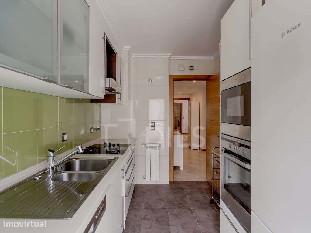 Apartamento T2 mobilado em condomínio com piscina, em Arroios - Grande imagem: 4/19