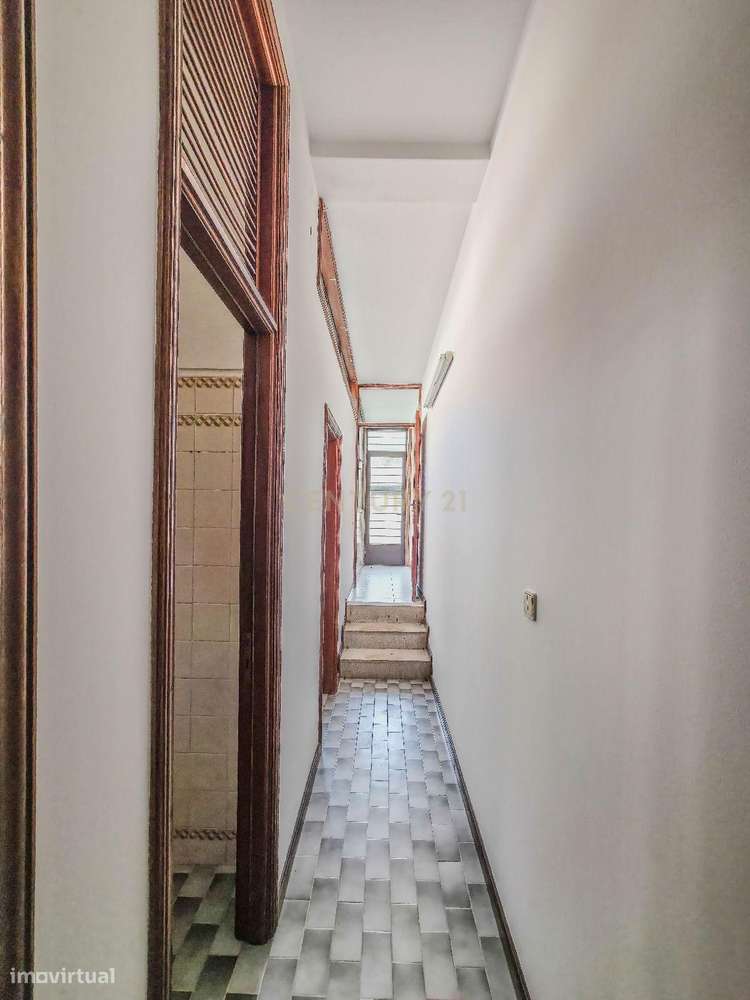 Moradia em Arcozelo — Elegância, Espaço e Proximidade ao Mar-14