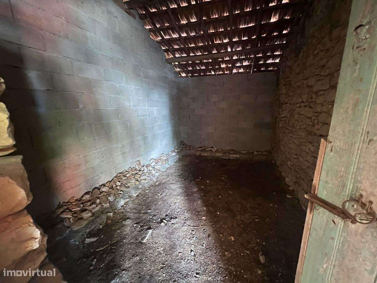 Casa em Pedra - CH3172/26-14