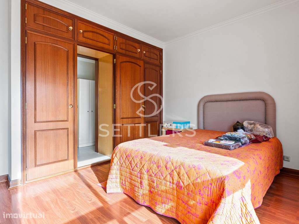 Apartamento T2+1 - Parede-25