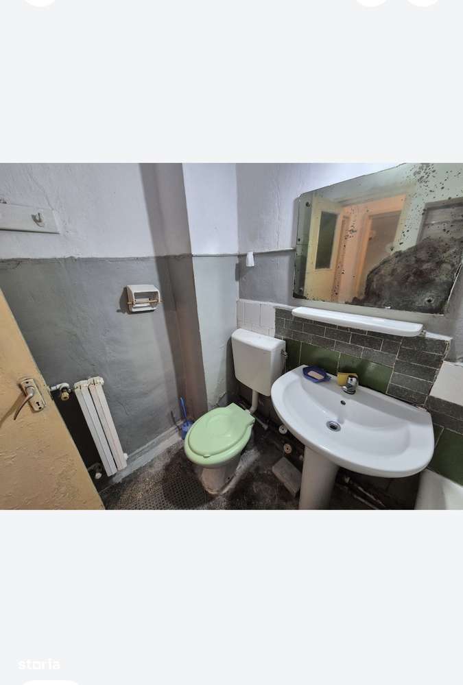 ap 2 camere la parter in zona Gara-4