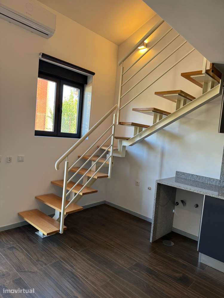 Oportunidade Única: Moradia T3 Reabilitada em Azurém – Guimarães-13