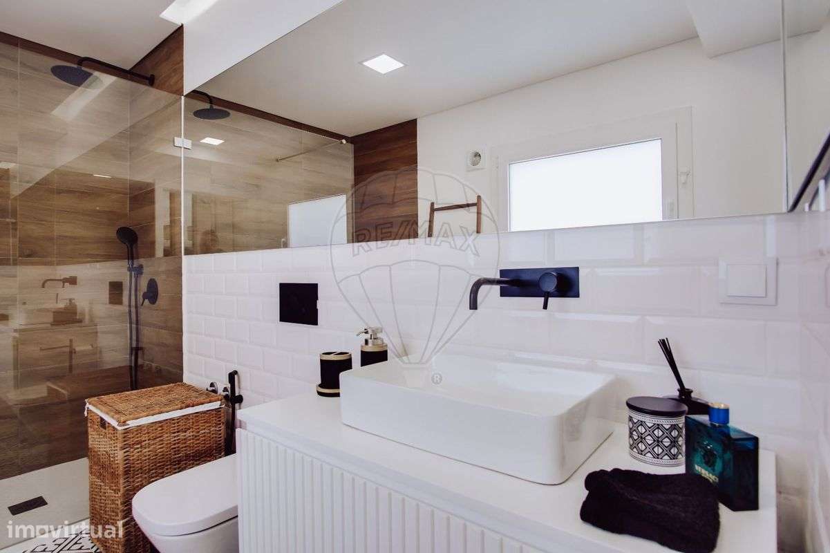 Moradia T4 para venda - Grande imagem: 2/17