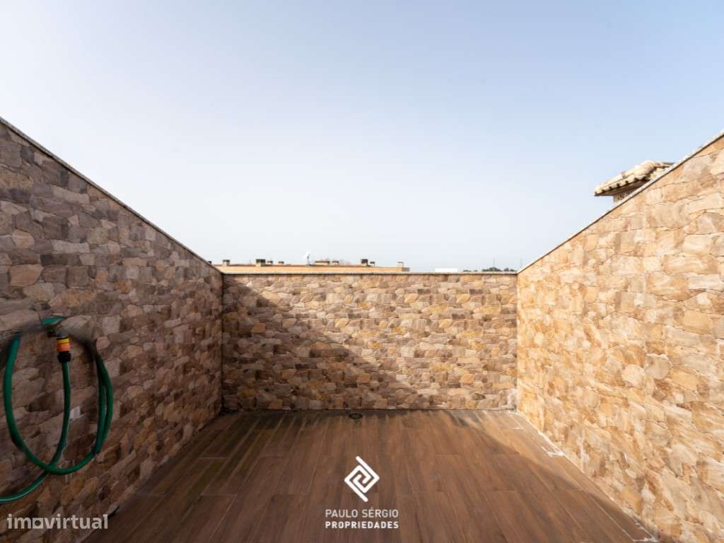 Moradia T3 localizada em Serzedo-21