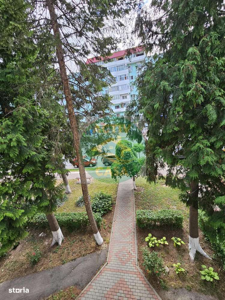 Apartament 3 camere, etaj 2, zona centrala - Imagine principală: 1/7