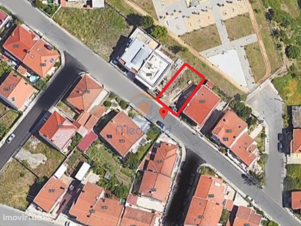 Lote de Terreno Urbano com 247 m2 no ...