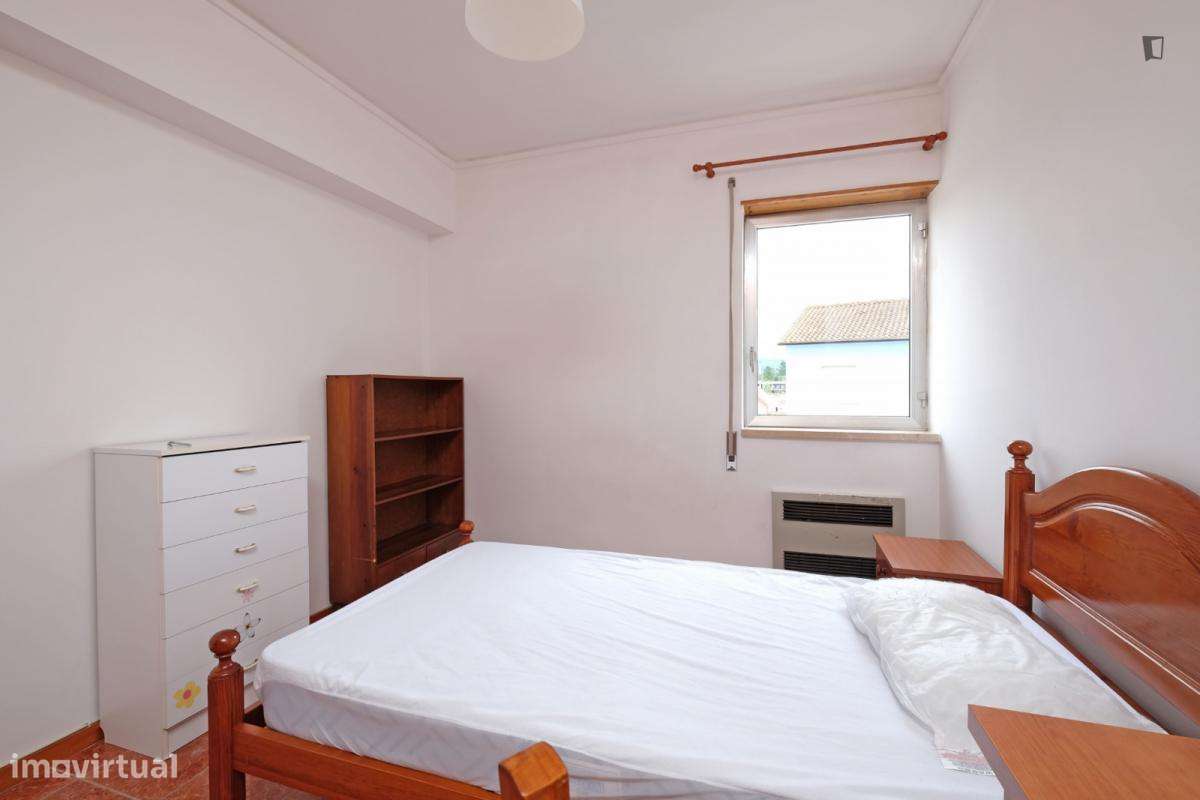 Quarto - localizado em Conchada Coimbra - Grande imagem: 2/6