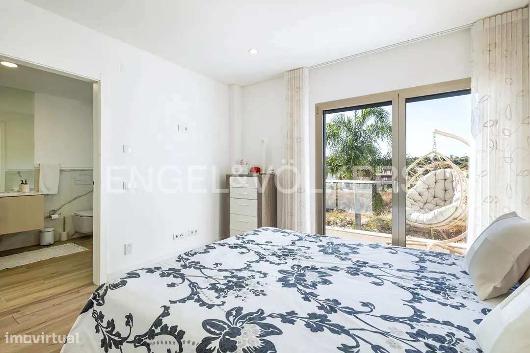 Moderna moradia em banda V3 com piscina privada-11