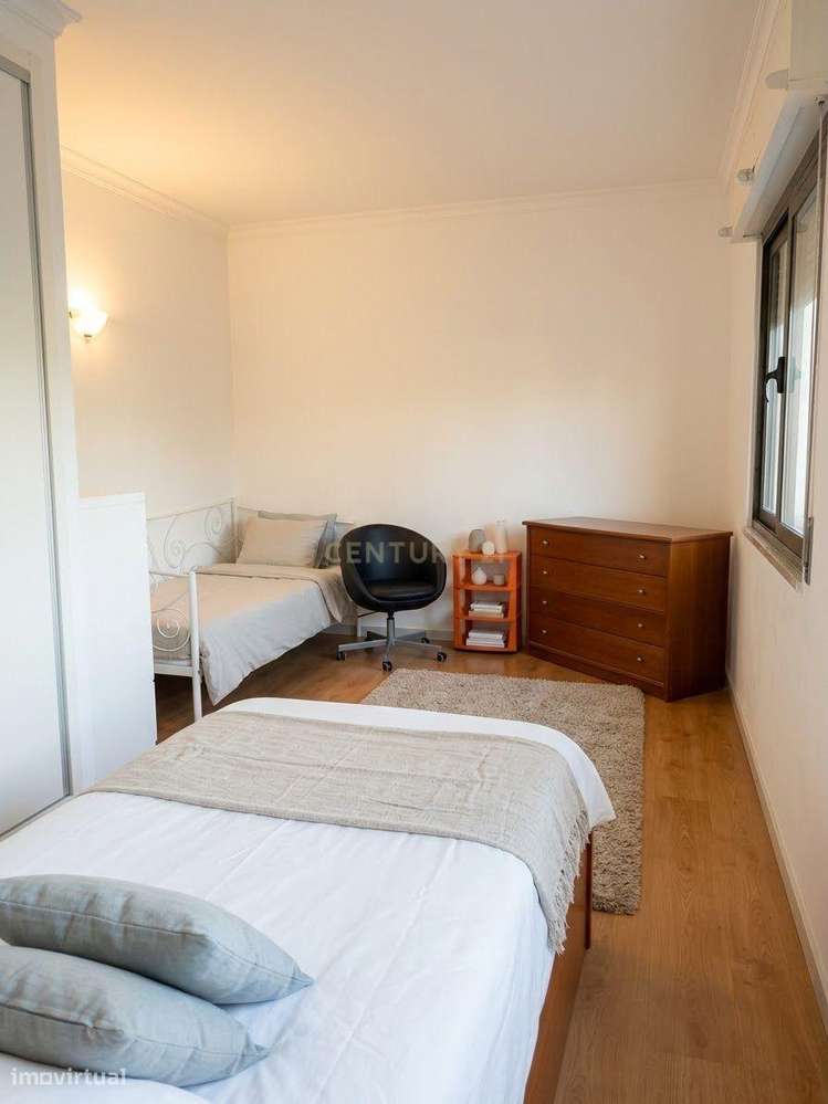 Apartamento de 2 assolhadas com terraço! centralidade absoluta...-16
