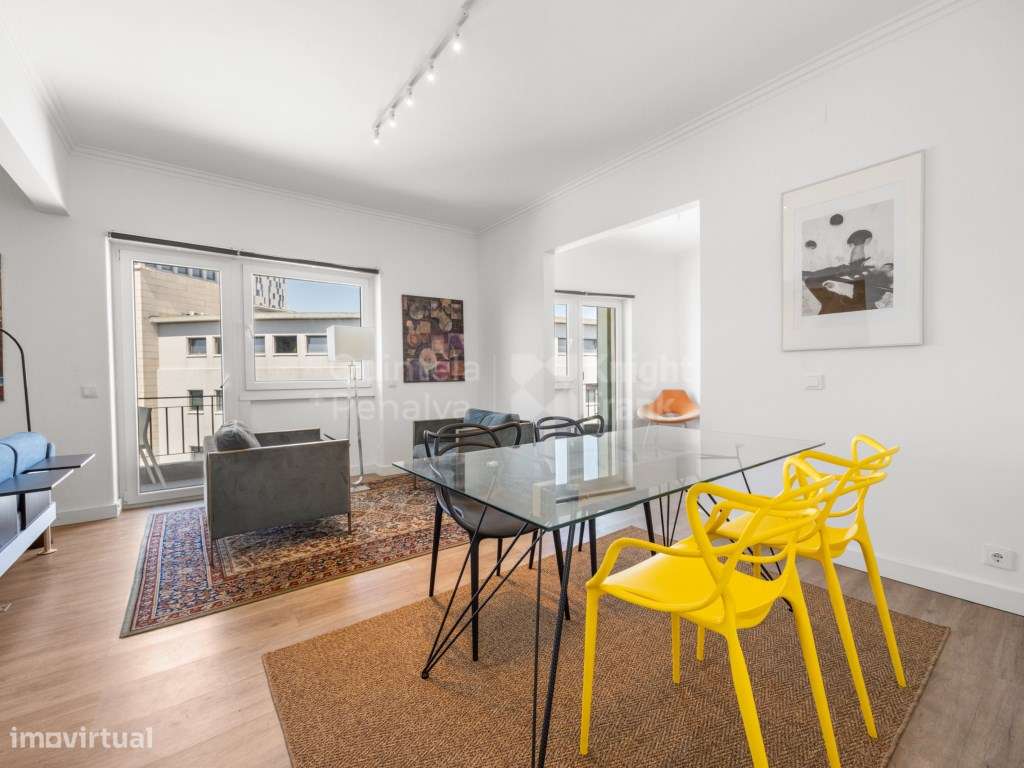 Apartamento T2 renovado com varanda em Arroios-4