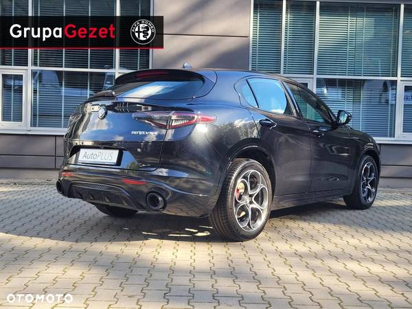 Alfa Romeo Stelvio - 2