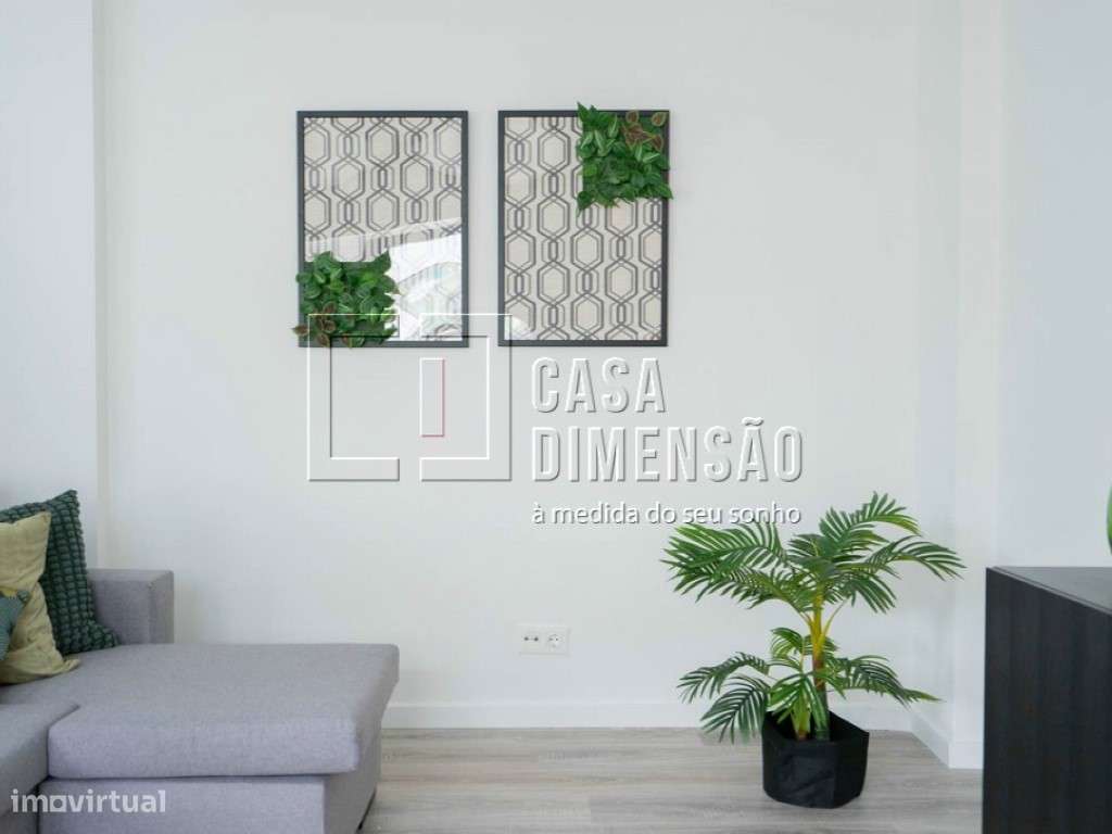 Apartamento de tipologia T3 com varanda, mobilado e equipado em Ben...-7