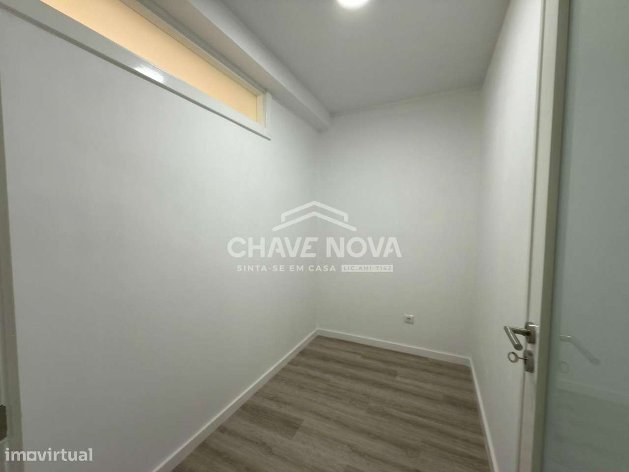 Apartamento T2+1 Renovado c/ Garagem Box em Valadares-13