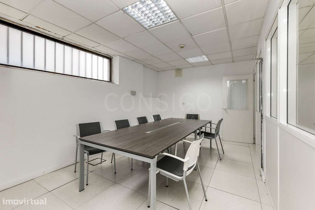Escritório, loja e armazém com 550 m² em Linda-a-Velha, pronto a funci-17