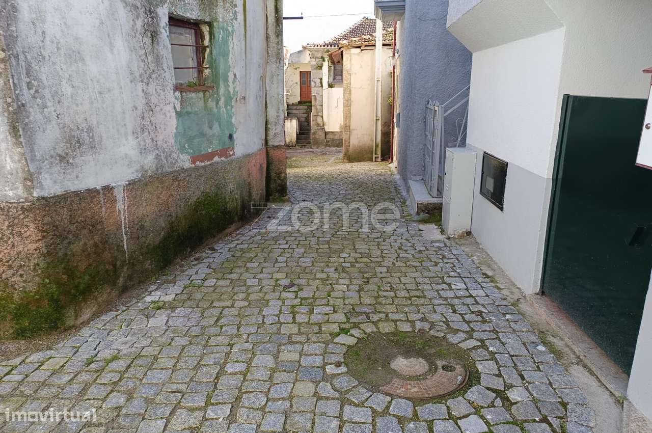 Reerguer com Estilo: Moradia T2 com Vista sobre Paços, Sabrosa-21