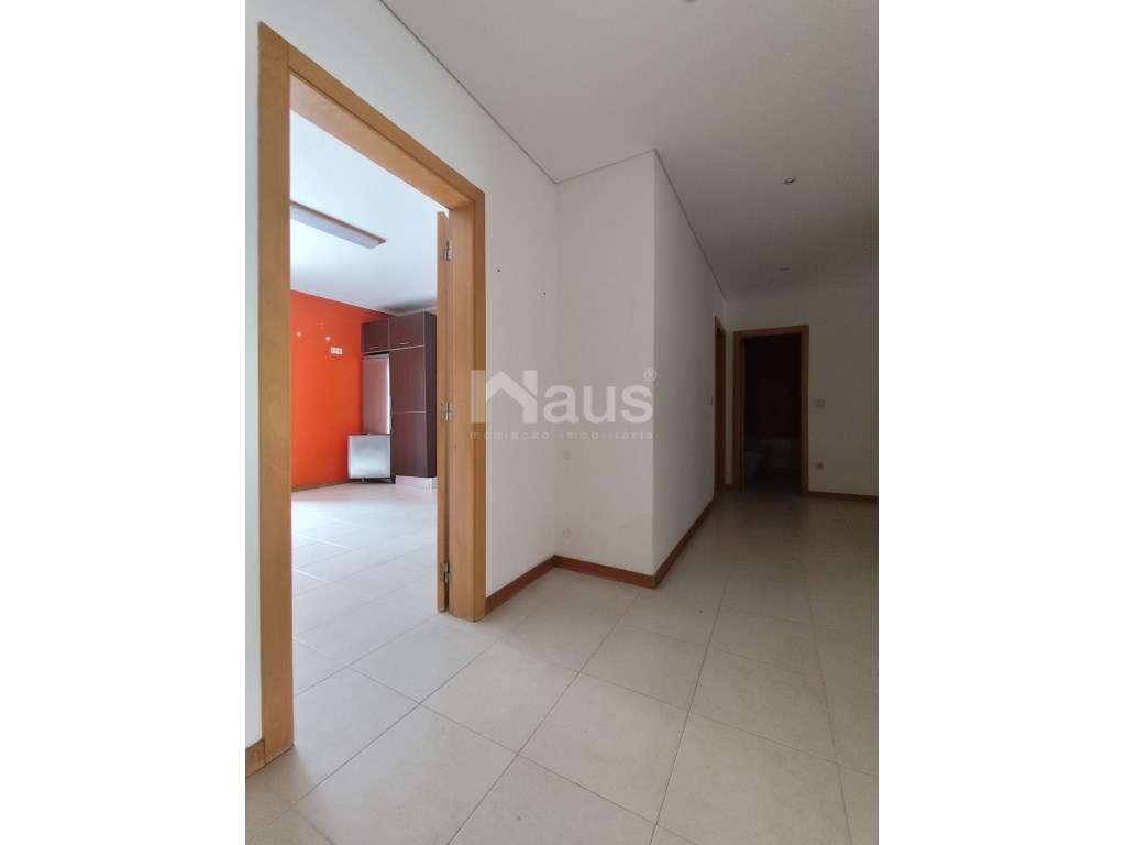 T3 com varanda Garagem e 1 lugar de parqueamento - Vila Serena-7
