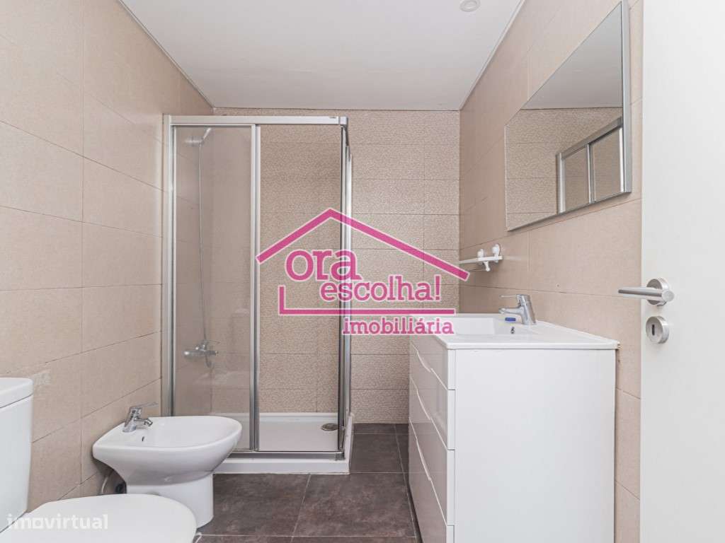 Apartamento T3 com 96 m2 Remodelado na Torre da Marinha - Seixal!-6