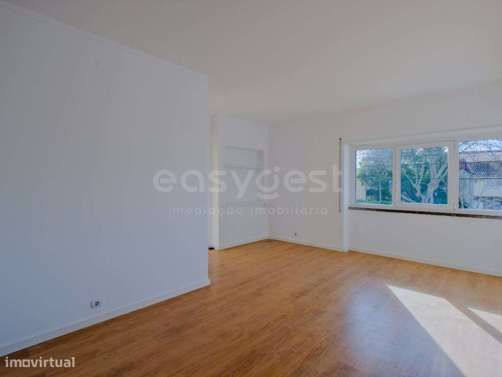 T4 renovado com terraço na zona mais nobre da Parede - Grande imagem: 2/34