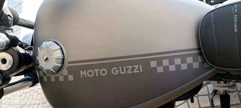 Moto Guzzi V9 Bobber - 30