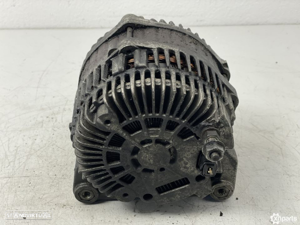 Alternador Usado RENAULT LAGUNA II (BG0/1_) 2.0 dCi REF. 8200654789 MOTOR M9R740 - 3