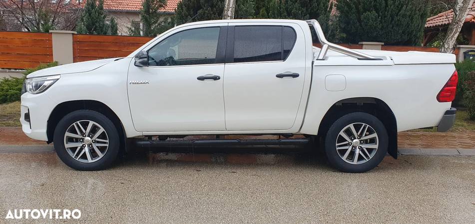 Toyota Hilux 4x4 Double Cab A/T Style - 2