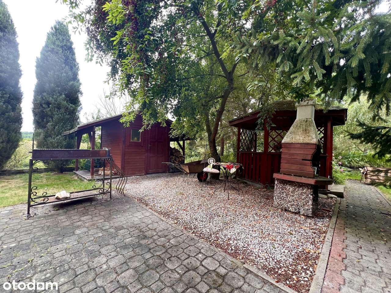 Spała-dom z własnym stawem położony w otoczeniu zieleni i ciszy. Bez %-17