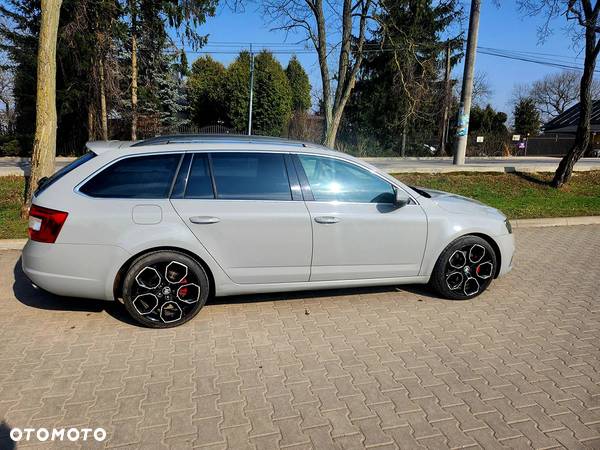 Skoda Octavia 2.0 TDI RS - 9