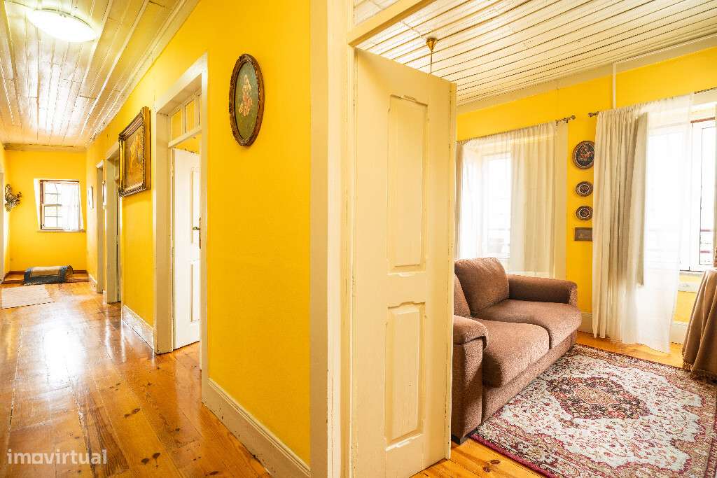 Prédio, Gouveia - Grande imagem: 5/20