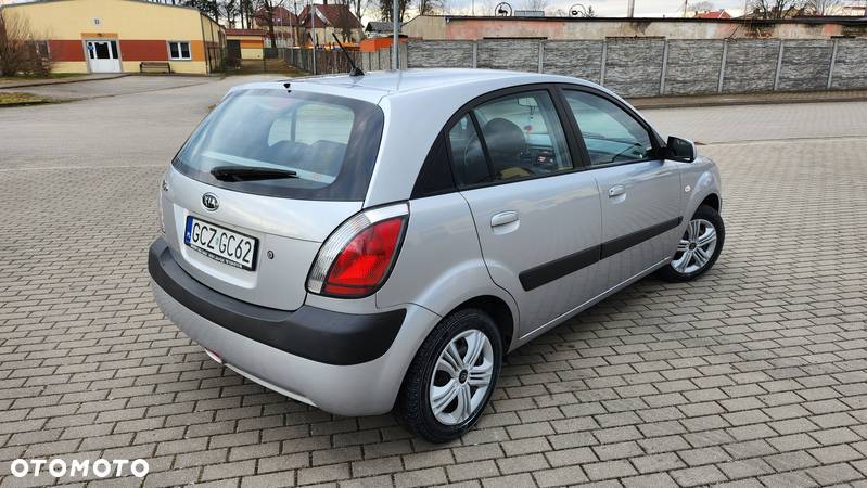 Kia Rio 1.4 / City - 16